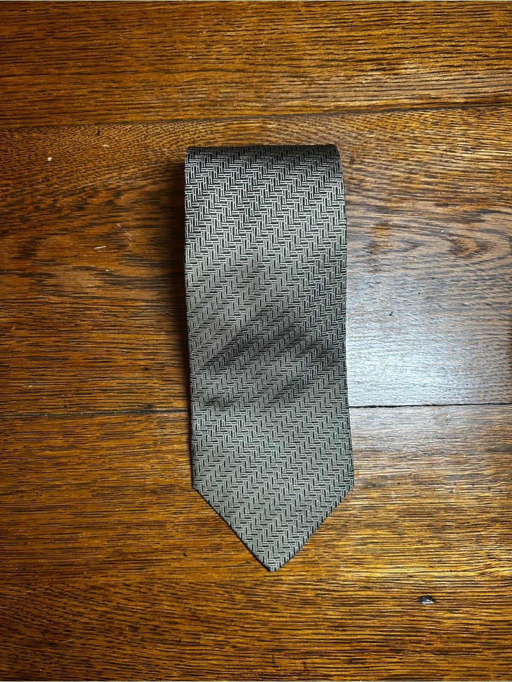 Hermes Classic Men’s Grey Patterned Silk Tie
